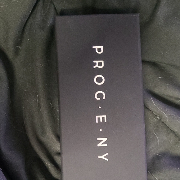 Light Gray Leather Case - Picture 3 of 9